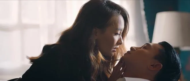 Là phim kinh dị nhưng vẫn có loạt tình tiết "drama" giữa bà lớn và tiểu tam...