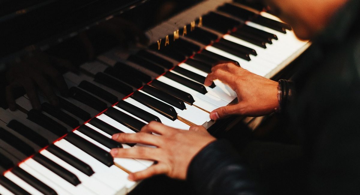 Các bài tập luyện ngón piano cơ bản cho người mới học