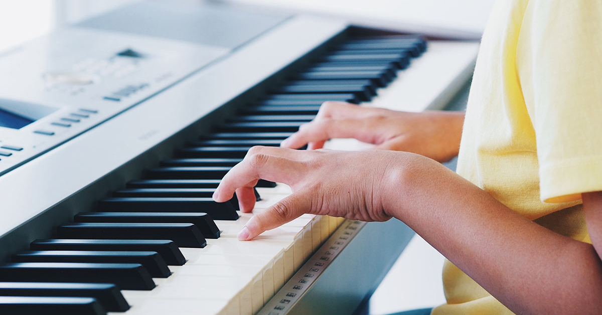 Hướng dẫn kỹ thuật chạy ngón đơn giản cho người mới tập chơi piano