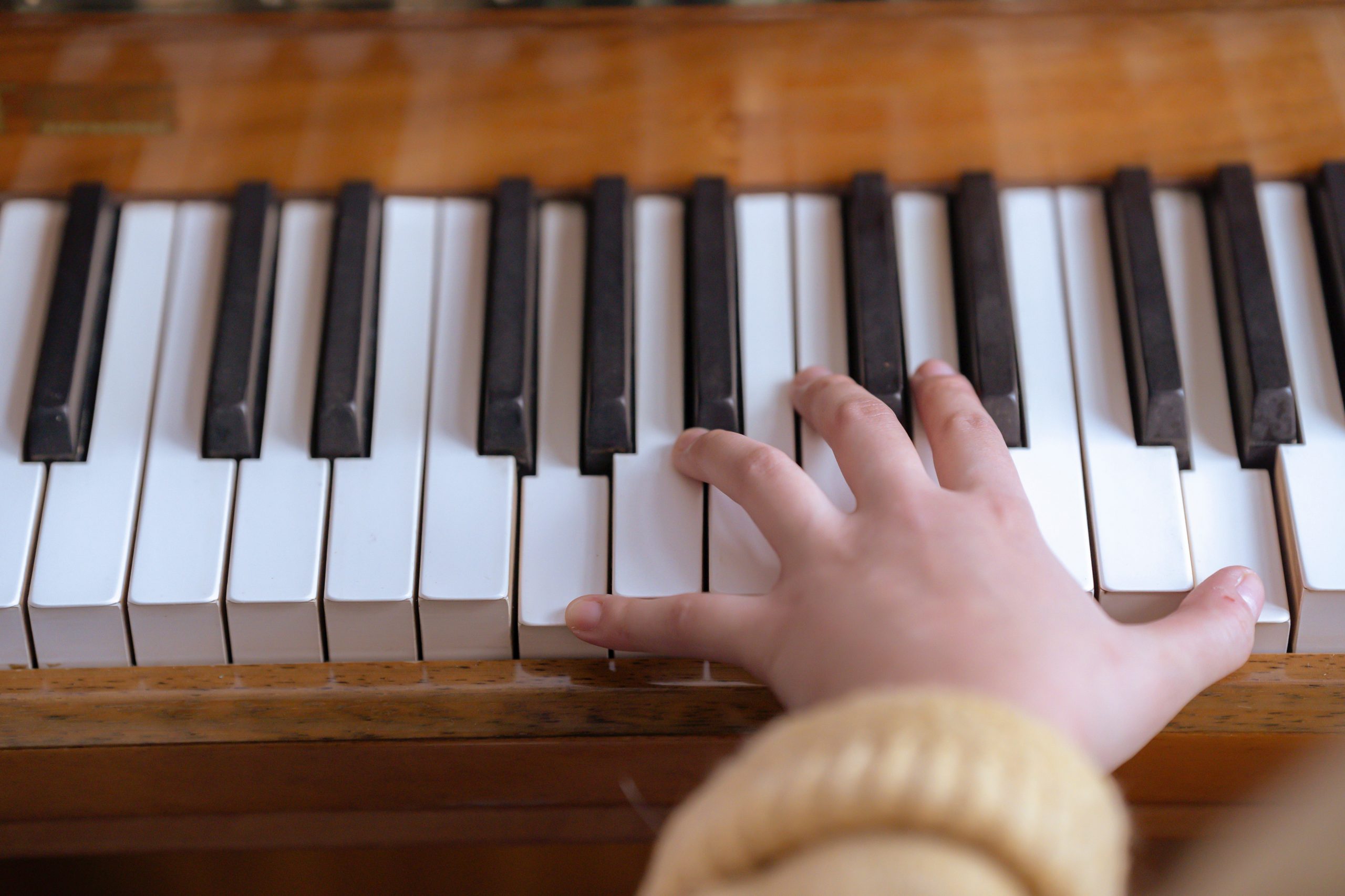 Người mới tập chơi piano bắt đầu học như thế nào?